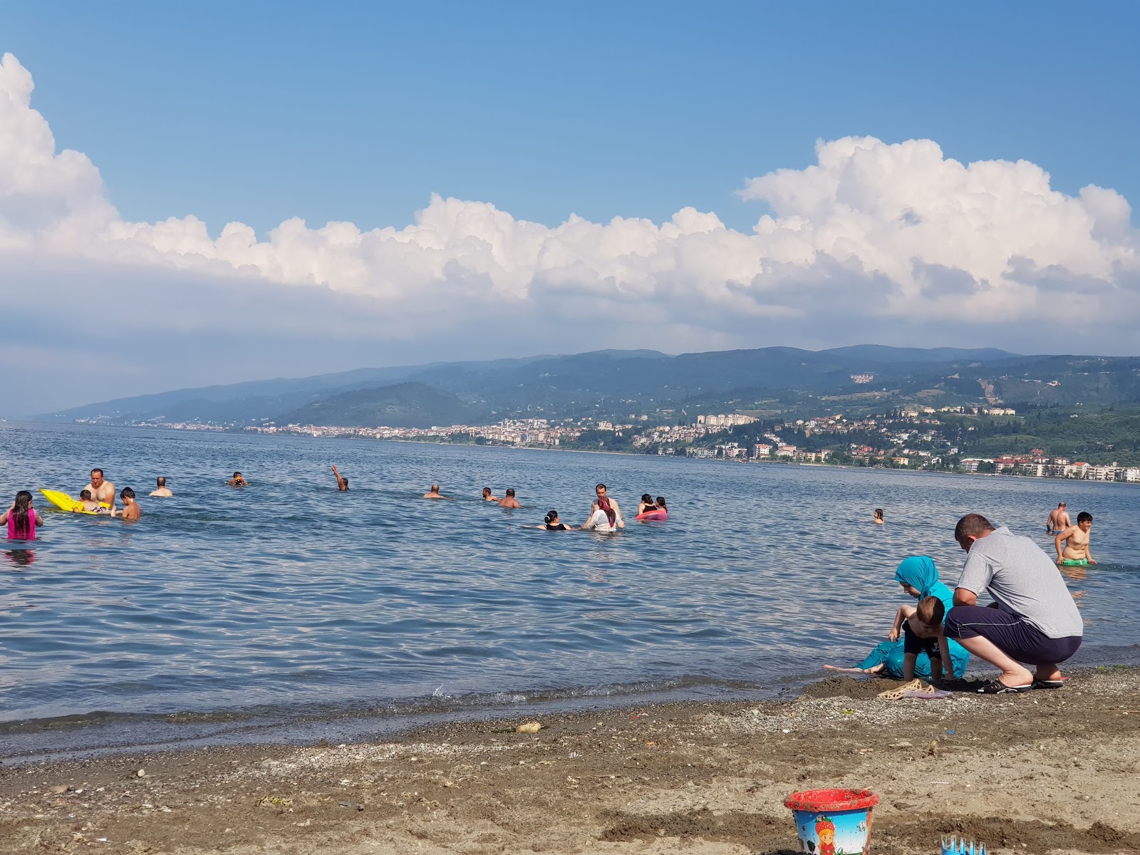 Φωτογραφία του Kaytazdere beach με τυρκουάζ νερό επιφάνεια