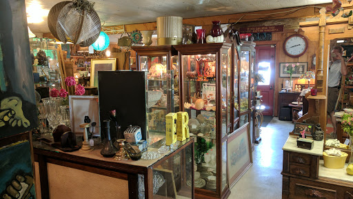 Used Furniture Store «Buried Treasures», reviews and photos, 1611 Fairview Blvd, Fairview, TN 37062, USA