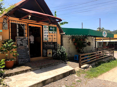 IVO,s Café - Calle Principal, Los Naranjos, Honduras