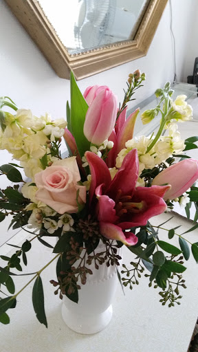 Florist «Myers Florist/Emerald Gardens Flowers», reviews and photos, 2906 Hillsborough Rd, Durham, NC 27705, USA