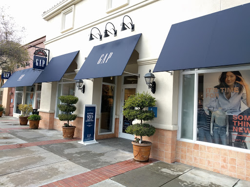 Clothing Store «Gap», reviews and photos, 35 University Ave, Los Gatos, CA 95030, USA