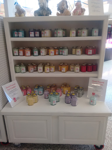 Shopping Mall «Merle Hay Mall», reviews and photos, 3800 Merle Hay Rd, Des Moines, IA 50310, USA