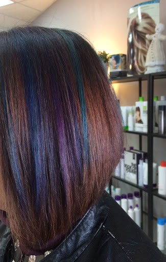 Hair Salon «Hairspray Salon», reviews and photos, 1023 S Main St, Woodstock, VA 22664, USA