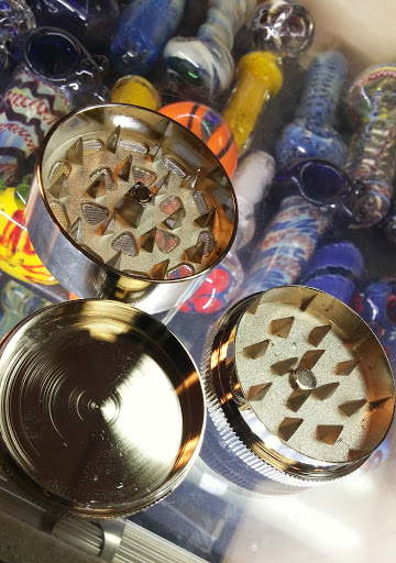 Tobacco Shop «Long Beach Smoke Shop», reviews and photos, 2295 Long Beach Blvd, Long Beach, CA 90806, USA