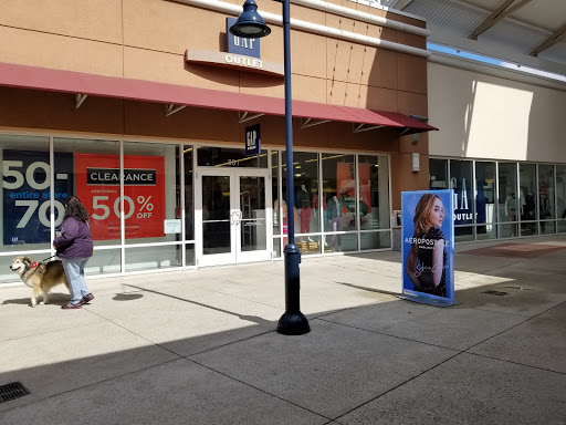 Gap Outlet, 18 West Lightcap Rd, Pottstown, PA 19464, USA, 