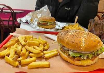 Burger Chez Basile à Paris