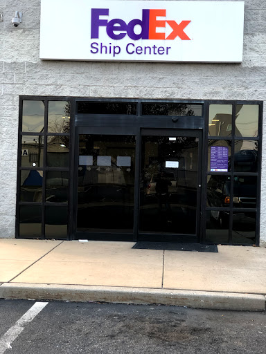 Shipping and Mailing Service «FedEx Ship Center», reviews and photos, 3600 Grays Ferry Ave, Philadelphia, PA 19146, USA