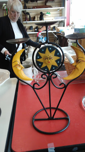 Thrift Store «Leeward Light Thrift Store», reviews and photos, 126 Bridge Rd, Salisbury, MA 01952, USA