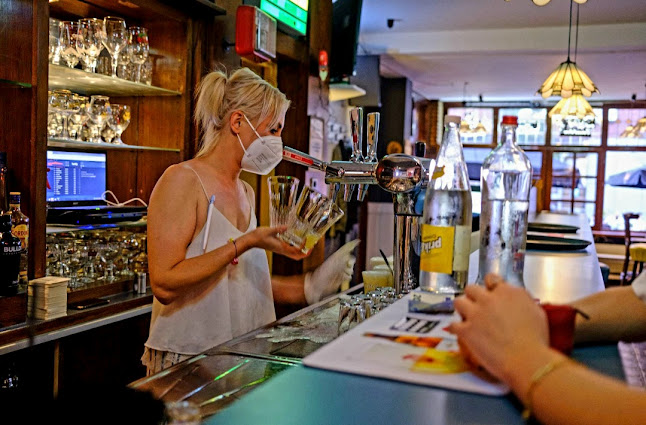 Opinii despre Bij de Waerd în Genk - Koffiebar