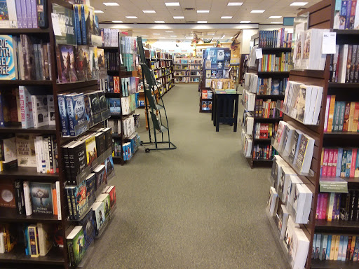 Book Store «Barnes & Noble Booksellers», reviews and photos, 1739 Olentangy River Rd, Columbus, OH 43212, USA
