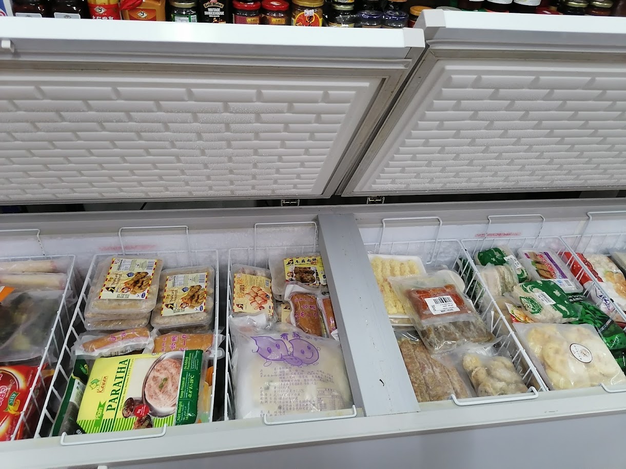 Ken Frozen Mini Market, 莎阿南— Jalan Pasar, 电话016-205 8726