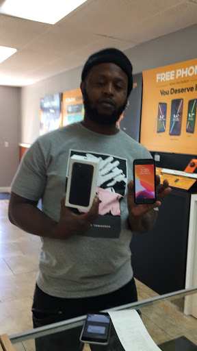 Telecommunications Service Provider «Boost Mobile Store by JM Cell LLC», reviews and photos, 105 S Federal Hwy #4, Dania Beach, FL 33004, USA