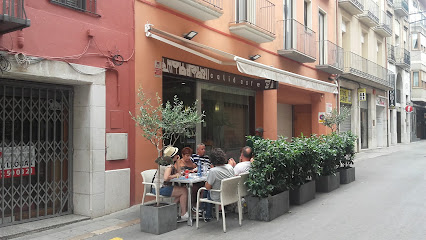 Càlid Cafè - Carrer Pep Ventura, 13, 17600 Figueres, Girona, Spain