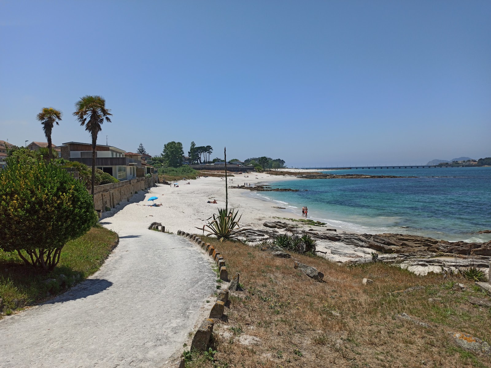 Foto von Praia da Fontaina mit geräumige bucht