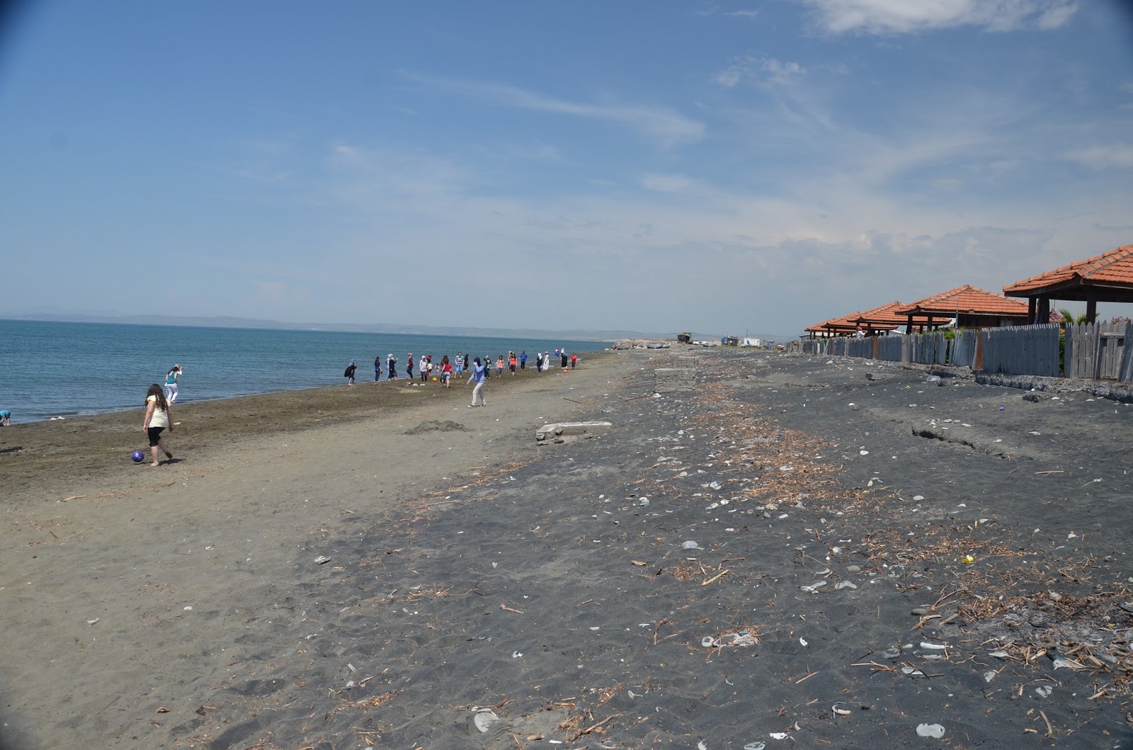 Foto di Yeniyurt beach con spiaggia spaziosa
