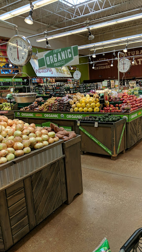 Grocery Store «Fresh Thyme Farmers Market- W. Des Moines», reviews and photos, 2900 University Ave, West Des Moines, IA 50266, USA
