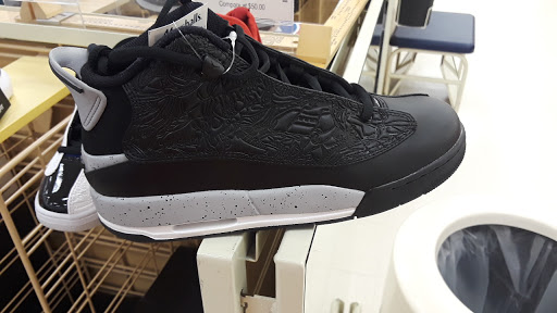 Department Store «Marshalls», reviews and photos, 8483 Grand River Ave, Brighton, MI 48116, USA