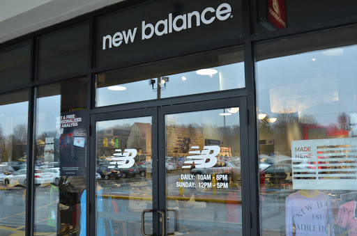 Shoe Store «New Balance Fairlawn», reviews and photos, 2691 W Market St, Fairlawn, OH 44333, USA
