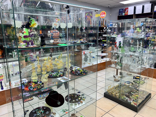 Tobacco Shop «Smoke Tokz Head Shop KC», reviews and photos, 1263 W 103rd St, Kansas City, MO 64114, USA