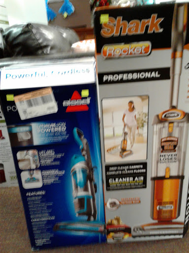 Discount Store «Discounts Plus», reviews and photos, 1995 SE Tualatin Valley Hwy, Hillsboro, OR 97123, USA