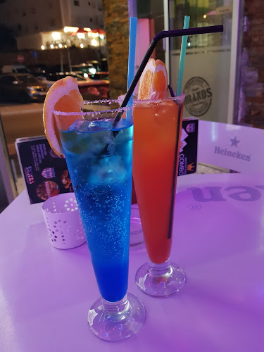 Oasis Sports & Cocktail Bar Horário de abertura