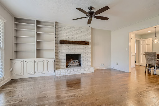 Real Estate Agency «Sally English, Associate Broker, Realty Associates of Atlanta LLC», reviews and photos, 3350 Northlake Pkwy NE, Atlanta, GA 30345, USA