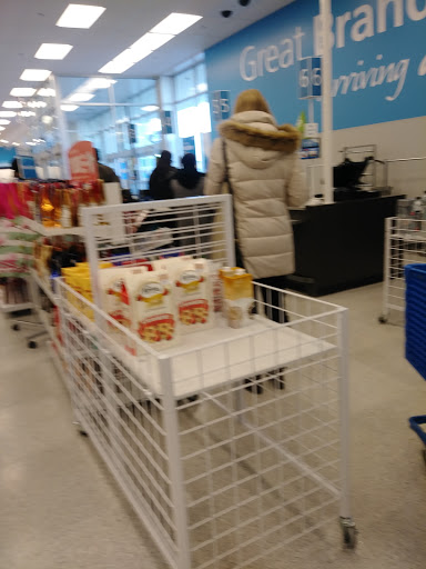 Clothing Store «Ross Dress for Less», reviews and photos, 749 E Dundee Rd, Palatine, IL 60074, USA