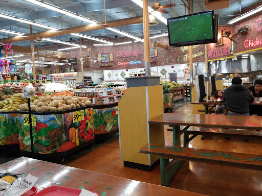 Supermarket «Vallarta Supermarkets», reviews and photos, 2705 S H St, Bakersfield, CA 93304, USA