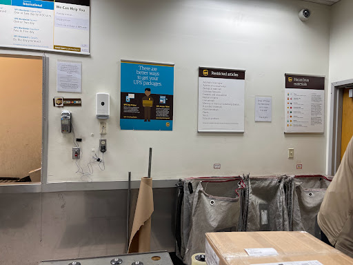 Shipping and Mailing Service «UPS Customer Center», reviews and photos, 4455 7th Ave S, Seattle, WA 98108, USA