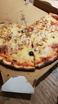 Plats et boissons du Pizzeria Pizzas Chez Albert « BARJAC » - n°5