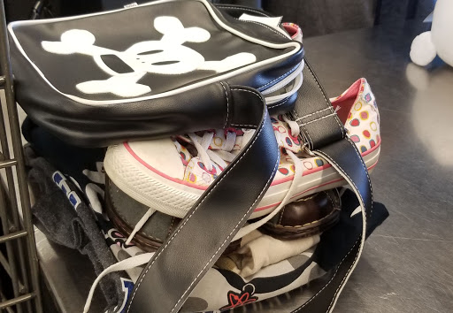 Thrift Store «Lindsay & Warner Goodwill Retail Store & Donation Center», reviews and photos, 874 E Warner Rd, Gilbert, AZ 85296, USA