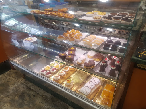 Pastelaria Pera Doce no Algueirão–Mem Martins, Lisboa