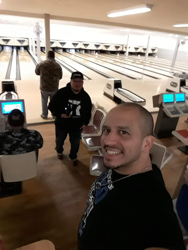 Bowling Alley «Fireside Bowl», reviews and photos, 2646 W Fullerton Ave, Chicago, IL 60647, USA
