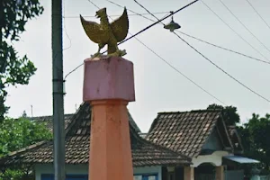 Tugu Garuda Banjarejo image