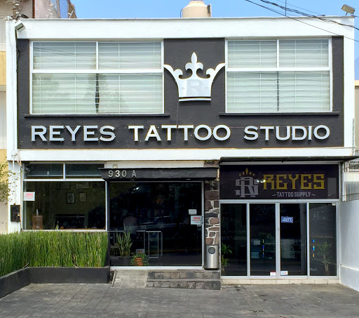 Reyes Tattoo Studio