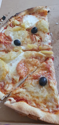 Plats et boissons du Pizzas à emporter Marinella Pizza Aulnat - n°5