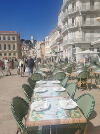 Atmosphère du Restaurant de fruits de mer La Perle à Cannes - n°17