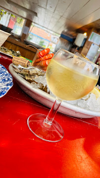 Plats et boissons du Restaurant La Cabane Réveleau, dégustation d'huîtres - Le Canon à Lège-Cap-Ferret - n°11