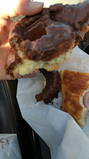 Donut Shop «Happy Donuts», reviews and photos, 1041 Gilman St, Berkeley, CA 94710, USA