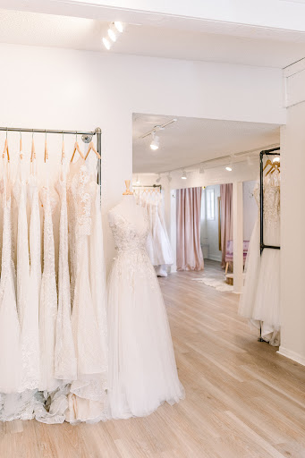 Bridal Shop «Fabulous Frocks Bridal», reviews and photos, 1207 W 47th St, Kansas City, MO 64112, USA