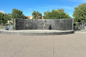 Pat Tillman Sculpture image