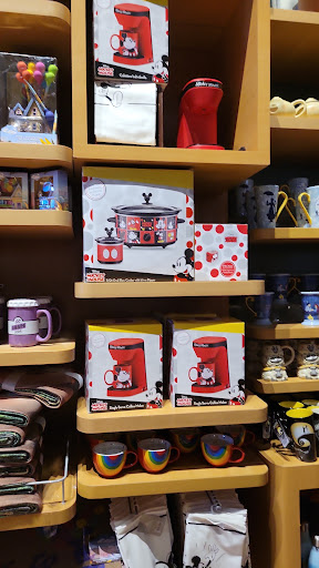 Toy Store «Disney Store», reviews and photos, 55 Parsonage Rd, Edison, NJ 08837, USA