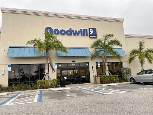 Thrift Store «Goodwill Vero Beach Store & Donation Center», reviews and photos