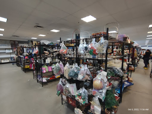 Thrift Store «Yuma Southgate Goodwill Retail Store & Donation Center», reviews and photos