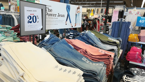 Clothing Store «Old Navy», reviews and photos, 19401 Alderwood Mall Pkwy, Lynnwood, WA 98036, USA