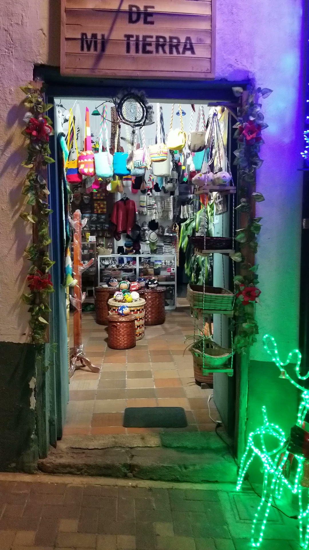 Artesanias De Mi Tierra