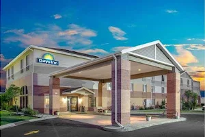 Days Inn by Wyndham Madison NE/Windsor image