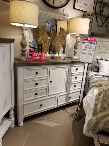 Furniture Store «Ashley Furniture HomeStore», reviews and photos, 2508 S 38th St, Tacoma, WA 98409, USA