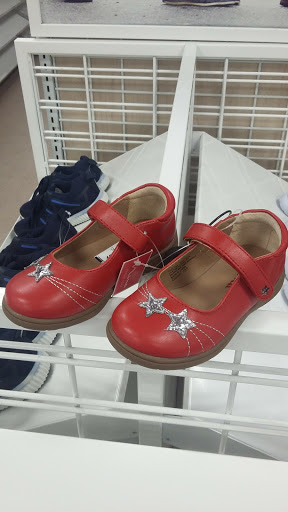 Shopping Mall «South Oaks Shopping Center», reviews and photos, 1546 S Ohio Ave, Live Oak, FL 32064, USA