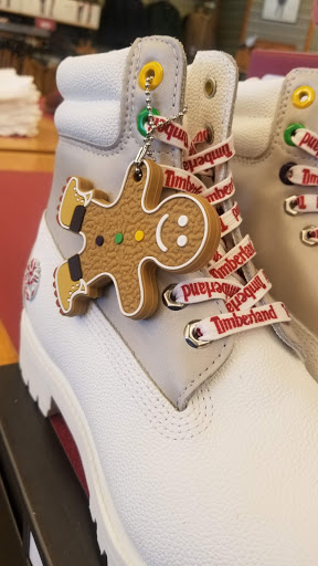 Shoe Store «Timberland Factory Store», reviews and photos, 681 Leavesley Rd, Gilroy, CA 95020, USA